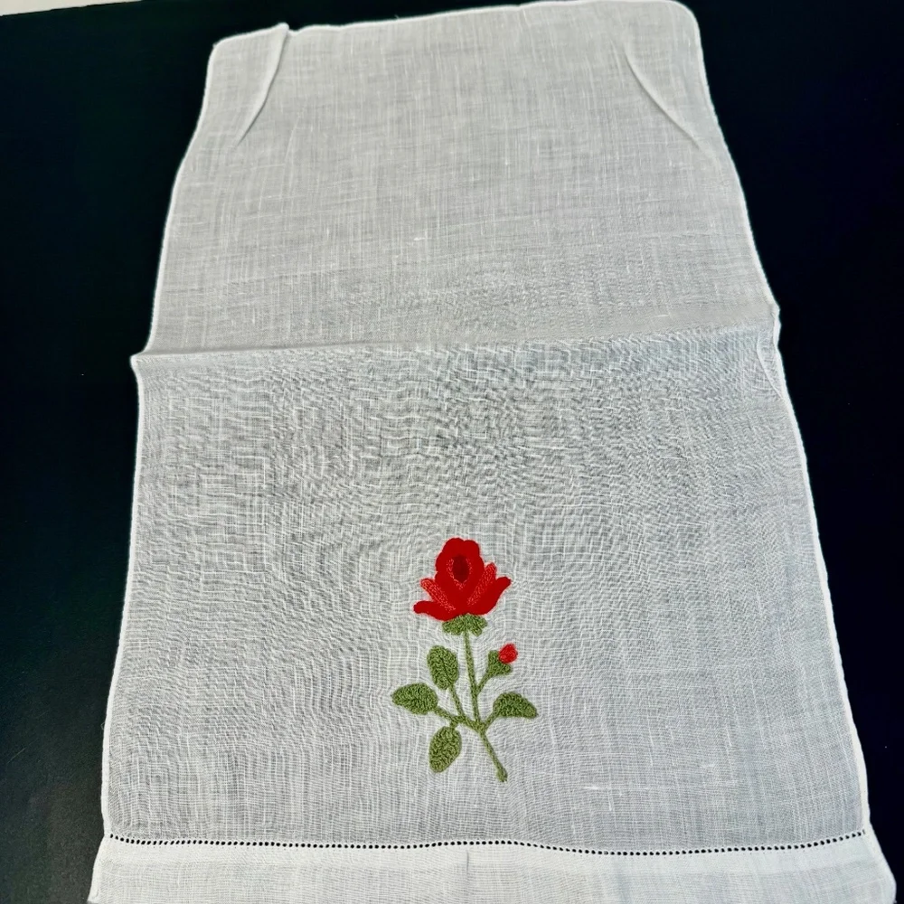 Vintage,Unused White Madeira Linen , Embroidered Rose Finger Tip Guest Towel